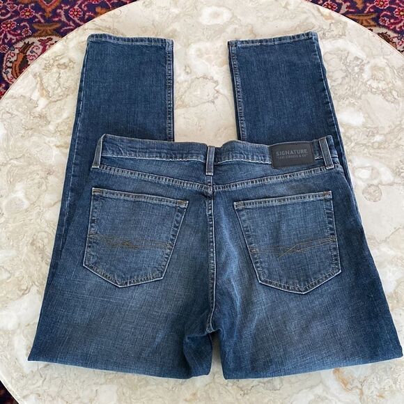 Signature by Levi Strauss & Co.™ Men's S37 Straight Fit Dark Denim Jeans - Picture 3 of 8